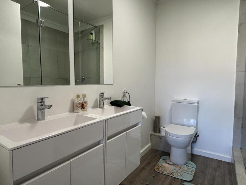 2 Bedroom Property for Sale in Zonnebloem Western Cape